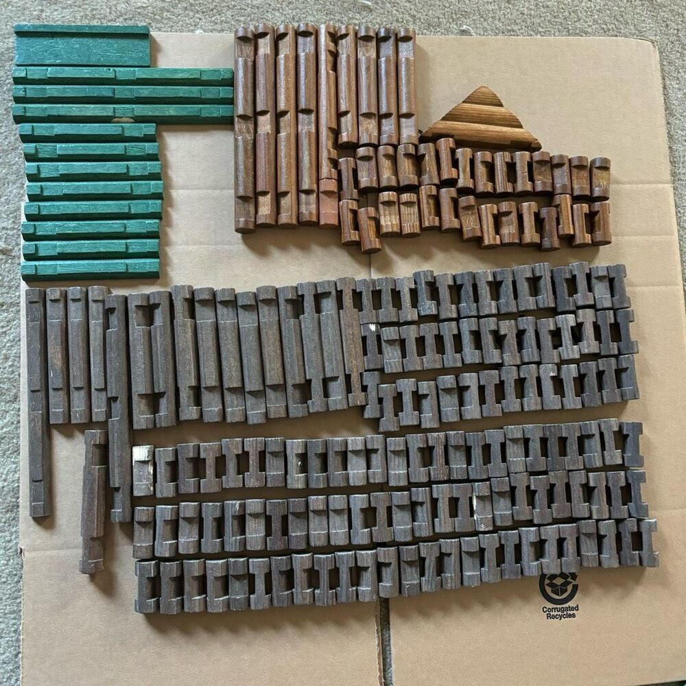 185 Piece Mixed Wooden Building Set Lot